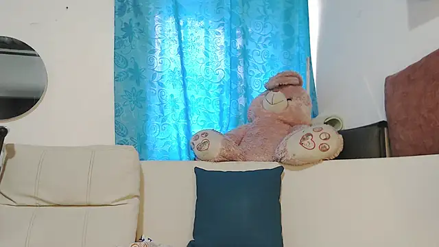 Snapshot of mia_donatto369 chatting on October 6, 4:12 pm mia donatto369 online show from October 6, 4:12 pm