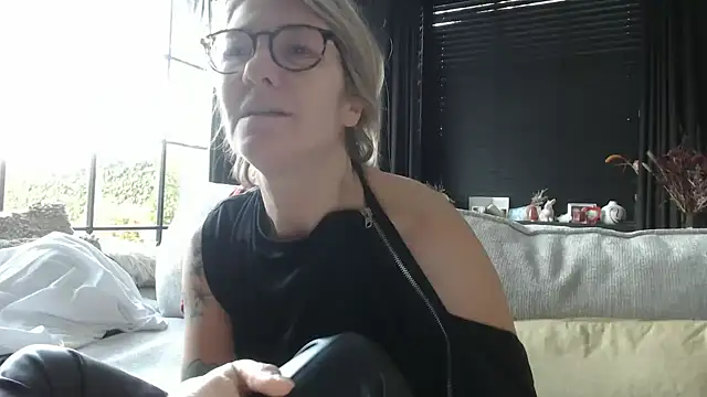 godinflower online show from October 9, 7:12 am