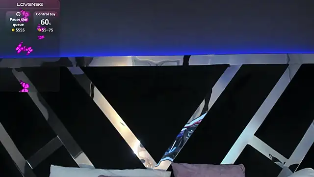 AmmyJones  online show from February 9, 7:05 pm