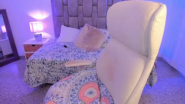 xelenagomez33 online show from September 27, 7:54 pm