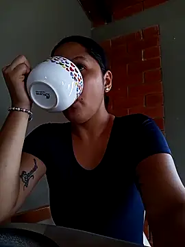 SamaraJay1 online show from April 6, 4:30 pm