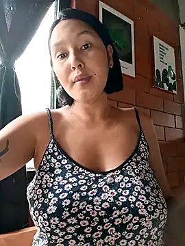 Snapshot of SamaraJay1 chatting on October 16, 2:20 pm SamaraJay1 online show from October 16, 2:20 pm