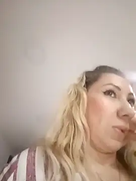 Snapshot of coral_smitth chatting on October 17, 9:40 pm coral smitth online show from October 17, 9:40 pm