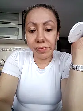 Snapshot of coral_smitth chatting on September 20, 9:13 pm coral smitth online show from September 20, 9:13 pm