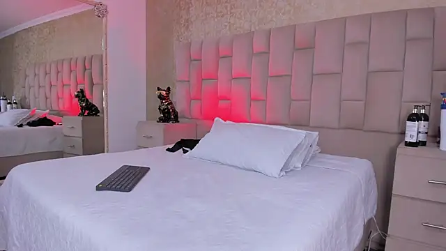 Snapshot of EmmaTorres_ chatting on September 17, 8:51 pm EmmaTorres online show from September 17, 8:51 pm