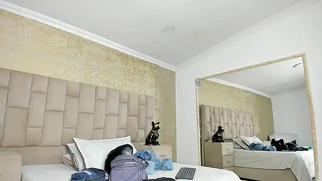 Snapshot of EmmaTorres_ chatting on September 26, 9:01 pm EmmaTorres online show from September 26, 9:01 pm