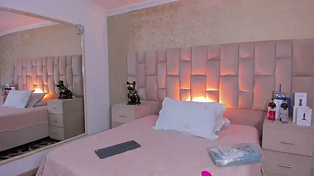 Snapshot of EmmaTorres_ chatting on October 27, 8:36 pm EmmaTorres online show from October 27, 8:36 pm