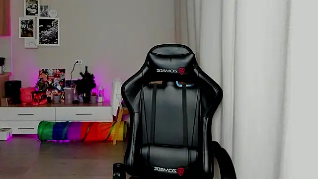 Sm0ly online show from February 20, 1:01 pm