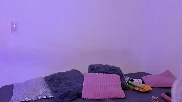 Snapshot of crystalvazquez chatting on November 1, 5:28 pm crystalvazquez online show from November 1, 5:28 pm