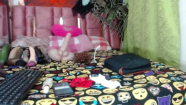 Snapshot of Kazsandraa chatting on October 31, 4:58 am Kazsandraa online show from October 31, 4:58 am