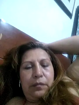 Snapshot of Kazsandraa chatting on October 14, 6:05 am Kazsandraa online show from October 14, 6:05 am