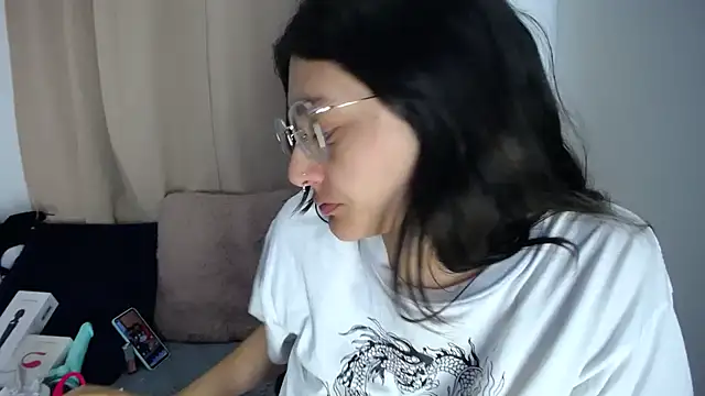 lessliee22  online show from March 27, 8:26 am