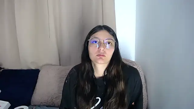 lessliee22  online show from March 25, 6:05 am