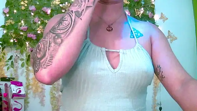 Crysrus online show from April 8, 1:08 am