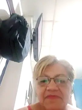 Madrastrahot69 online show from September 22, 3:49 am