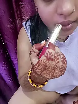 Snapshot of HEENA_022 chatting on October 12, 5:32 am HEENA 022 online show from October 12, 5:32 am