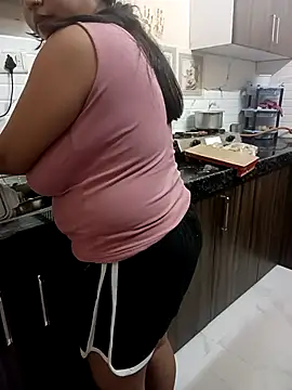 Snapshot of HEENA_022 chatting on October 8, 11:58 am HEENA 022 online show from October 8, 11:58 am