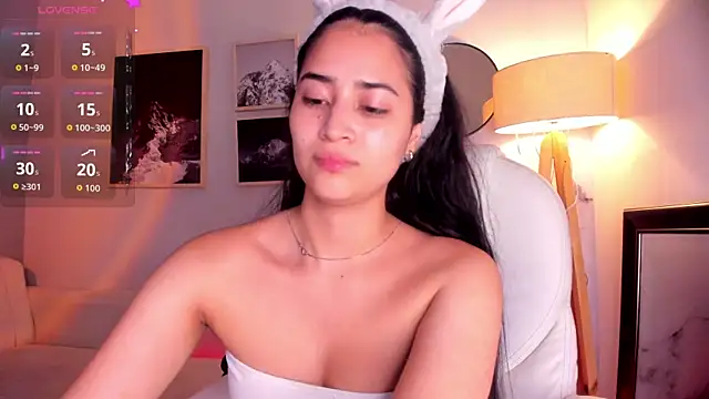 lara madisson online show from August 3, 6:39 am