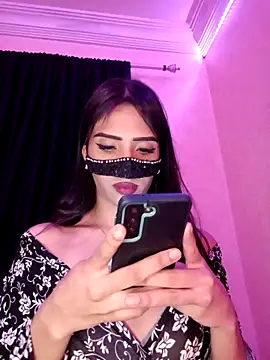 Snapshot of ---sophia--- chatting on October 15, 7:49 pm ---sophia--- online show from October 15, 7:49 pm