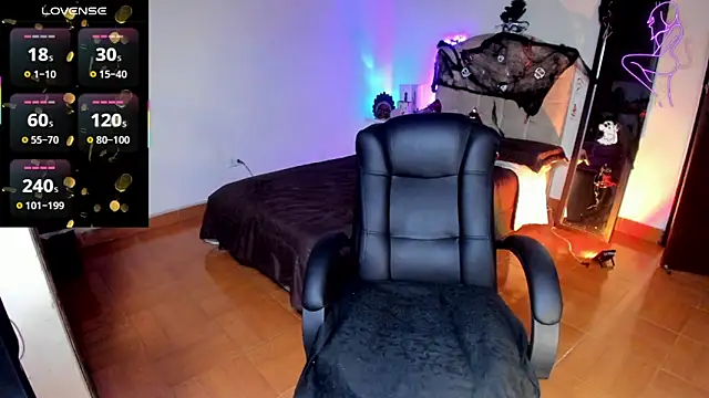 vampirellaa crazy  online show from October 14, 3:20 am