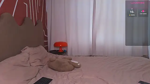 Snapshot of EvaCroan chatting on November 1, 9:46 am EvaCroan online show from November 1, 9:46 am