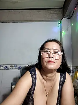 Snapshot of phnz chatting on October 4, 2:11 pm phnz online show from October 4, 2:11 pm