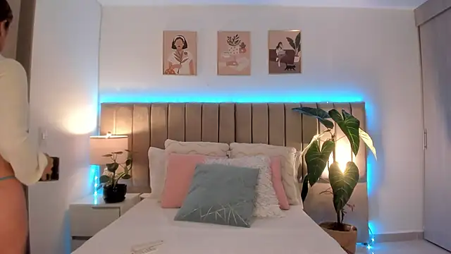 Victoria romanox online show from September 25, 4:50 pm