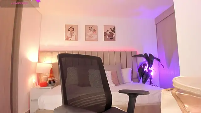 Victoria romanox online show from October 13, 4:20 pm