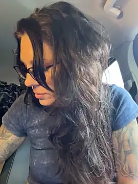 BeautifulMesss online show from October 15, 4:09 pm