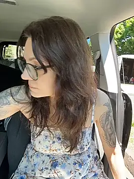 BeautifulMesss online show from June 8, 3:35 pm