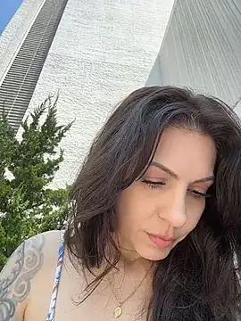 BeautifulMesss online show from July 1, 3:33 pm