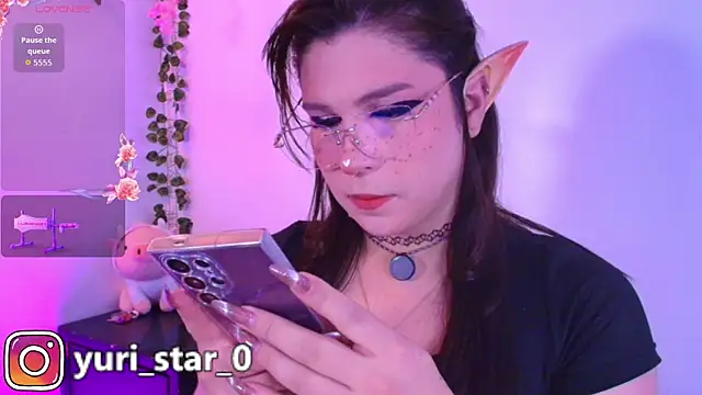 Snapshot of Yuri_Stars chatting on October 5, 5:01 am Yuri Stars online show from October 5, 5:01 am