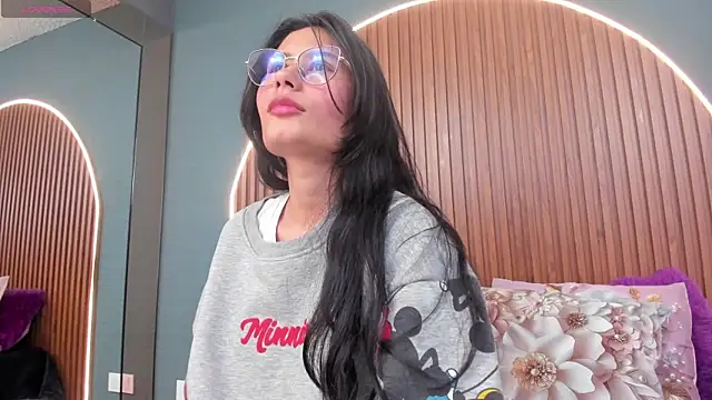 Snapshot of NayeCloud chatting on October 14, 9:23 am NayeCloud online show from October 14, 9:23 am