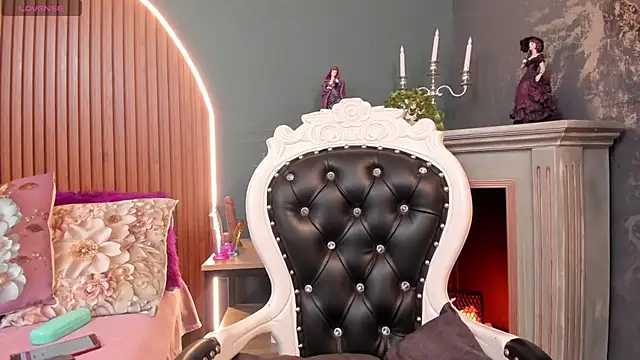 Snapshot of NayeCloud chatting on October 8, 3:44 am NayeCloud online show from October 8, 3:44 am