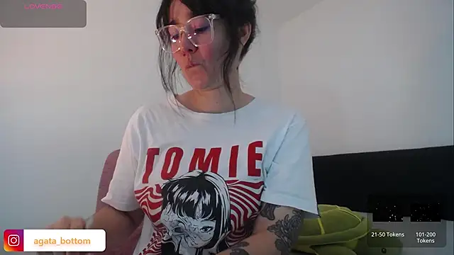 Snapshot of NewAgatha_Bolton chatting on October 6, 9:41 pm NewAgatha Bolton online show from October 6, 9:41 pm