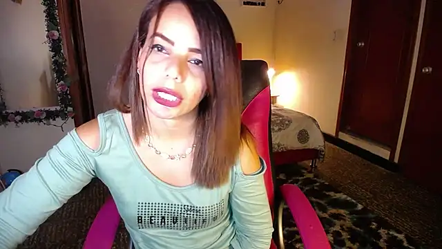 Snapshot of danielle_rose_1 chatting on September 9, 9:58 pm danielle rose 1 online show from September 9, 9:58 pm