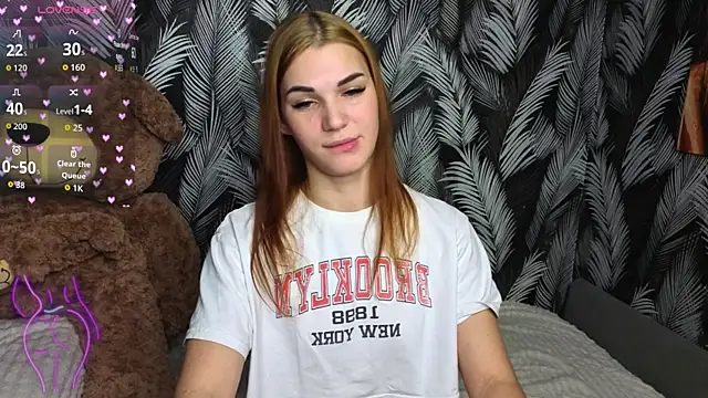 Hellen Moore online show from October 13, 1:19 am