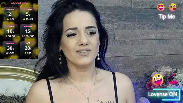 Snapshot of AlissaBlair chatting on October 30, 3:53 am AlissaBlair online show from October 30, 3:53 am