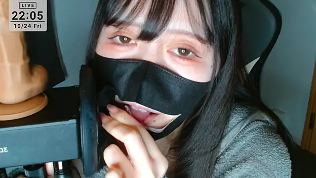 Snapshot of R18onesanASMR chatting on October 24, 1:07 pm R18onesanASMR online show from October 24, 1:07 pm