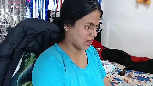 Snapshot of SweetAlmaa chatting on September 13, 12:46 pm SweetAlmaa online show from September 13, 12:46 pm