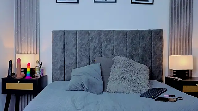 Snapshot of Ema_Stone65 chatting on October 14, 1:57 pm Ema Stone65 online show from October 14, 1:57 pm