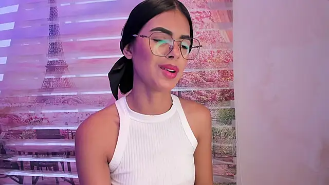 Isa little4u online show from September 20, 12:58 pm