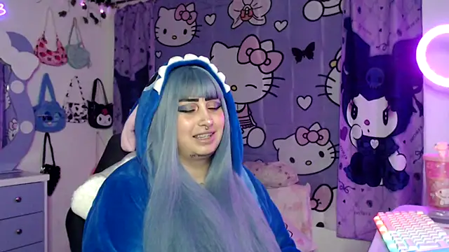 lussyevans24 online show from October 6, 6:30 am