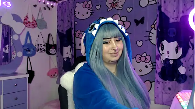 lussyevans24 online show from October 7, 6:40 am