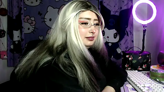 lussyevans24 online show from April 1, 2:34 am