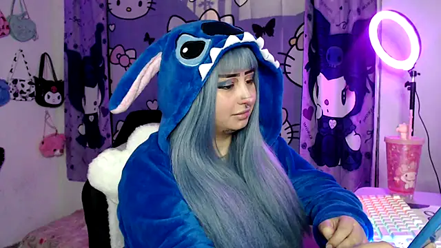 lussyevans24 online show from October 18, 8:06 am