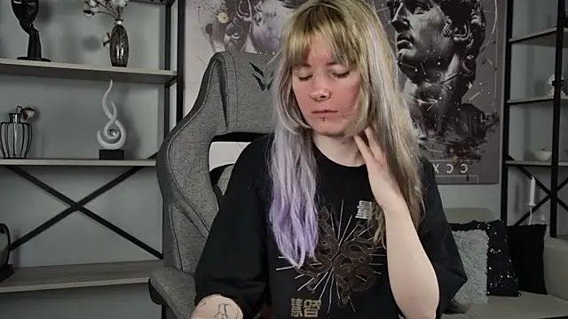 LexiWenford online show from May 21, 2:53 am