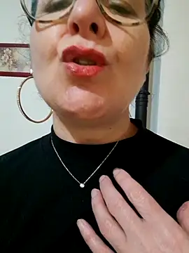 Viola8p online show from December 21, 2:10 pm