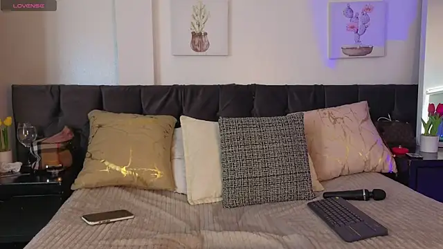 Snapshot of Natasha_Kinski chatting on September 19, 8:08 pm Natasha Kinski online show from September 19, 8:08 pm