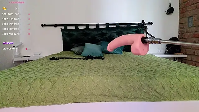 Snapshot of Kurama_Katana chatting on October 17, 11:13 am Kurama Katana online show from October 17, 11:13 am